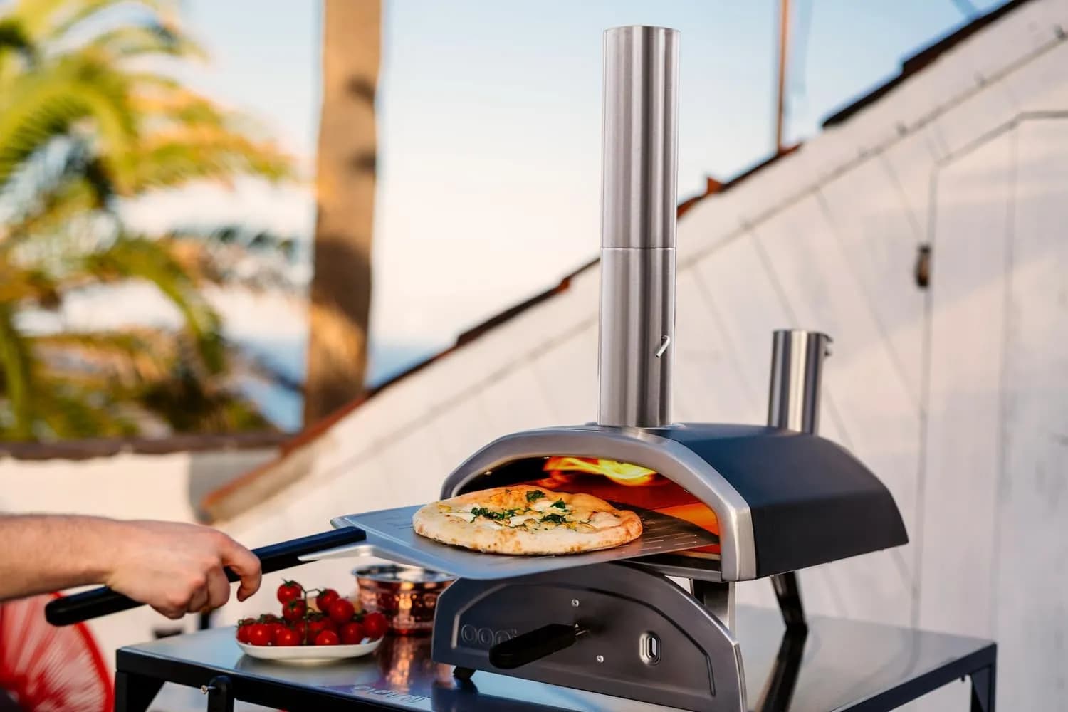 Ooni Fyra 12 - Horno de pizza portátil de pellets de leña