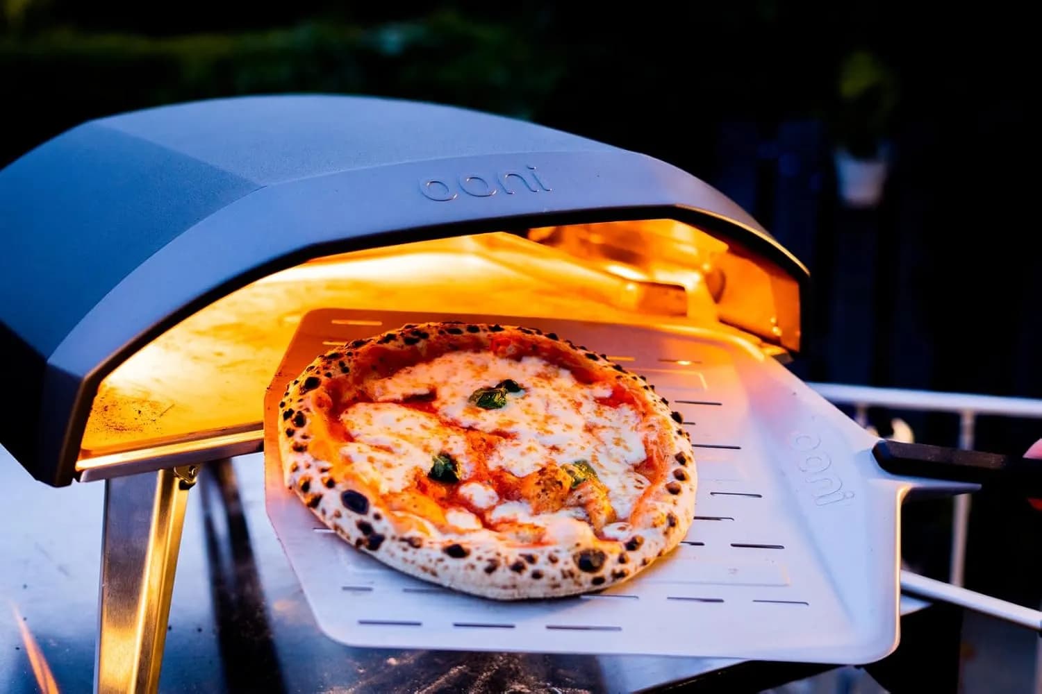 Ooni - Pala de pizza perforada de aluminio de 12"