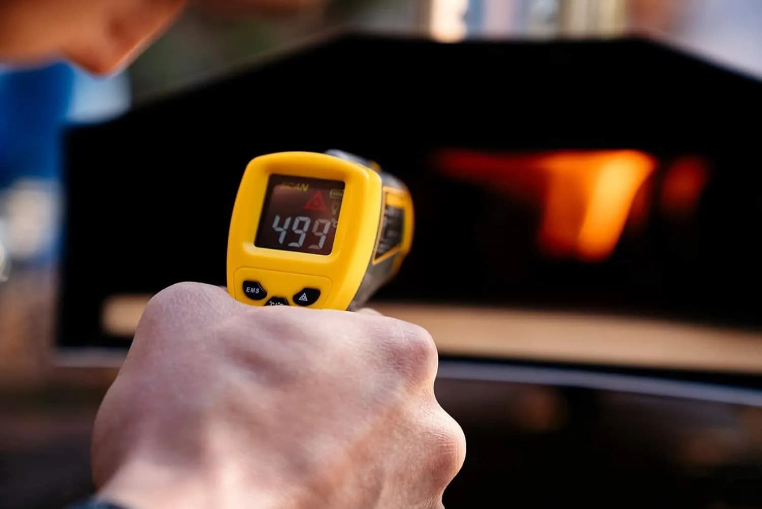 Ooni - Termómetro infrarrojo digital para horno de pizza