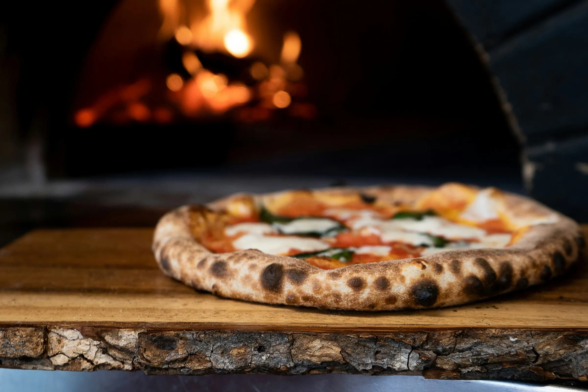 Pizza napoletana en el kamado