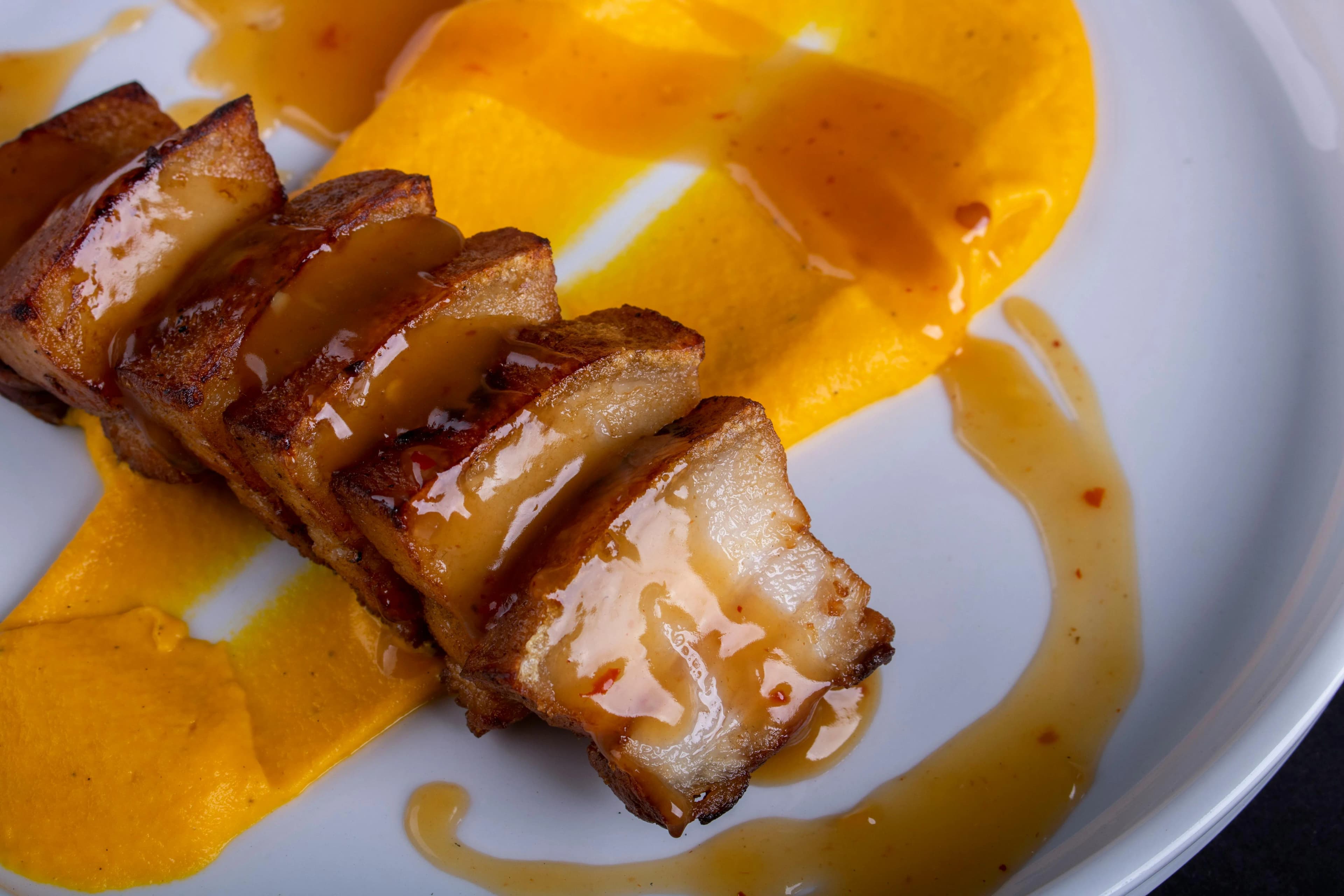 Solomillo de cerdo fileteado, listo para emplatar