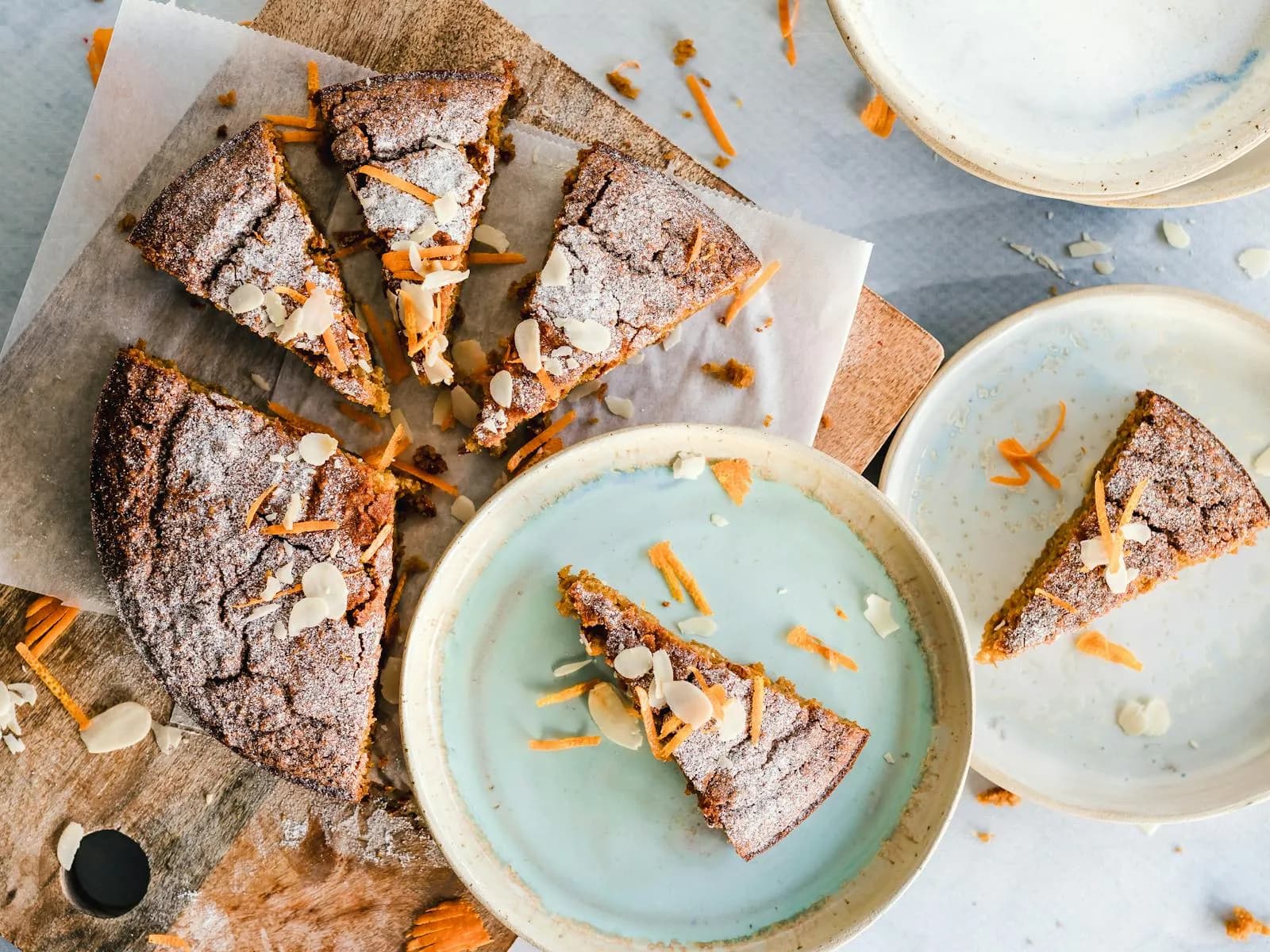 Tarta de Santiago de almendra espolvoreada con azúcar glas