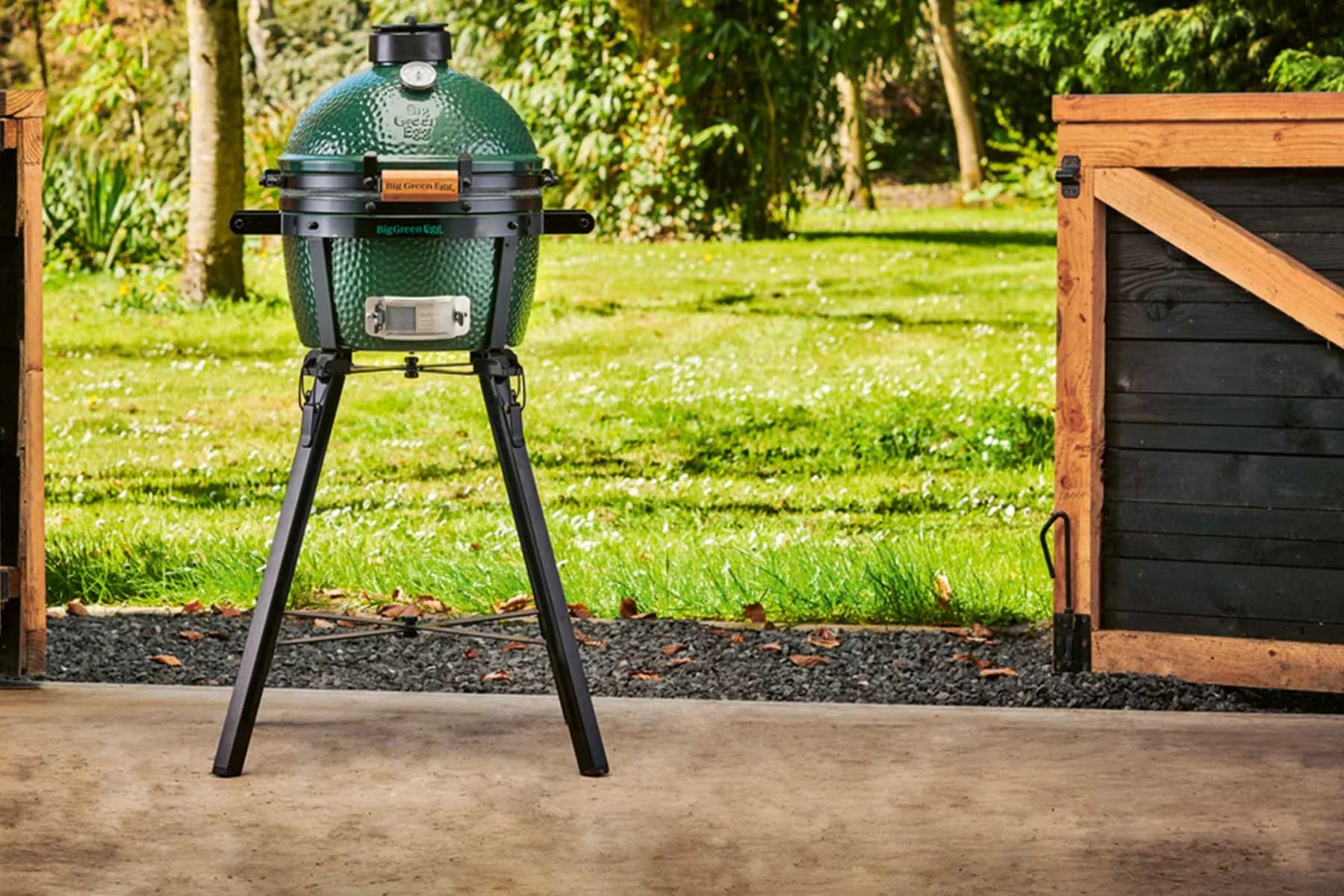Big Green Egg MiniMax kamado portátil verde (vista 1)
