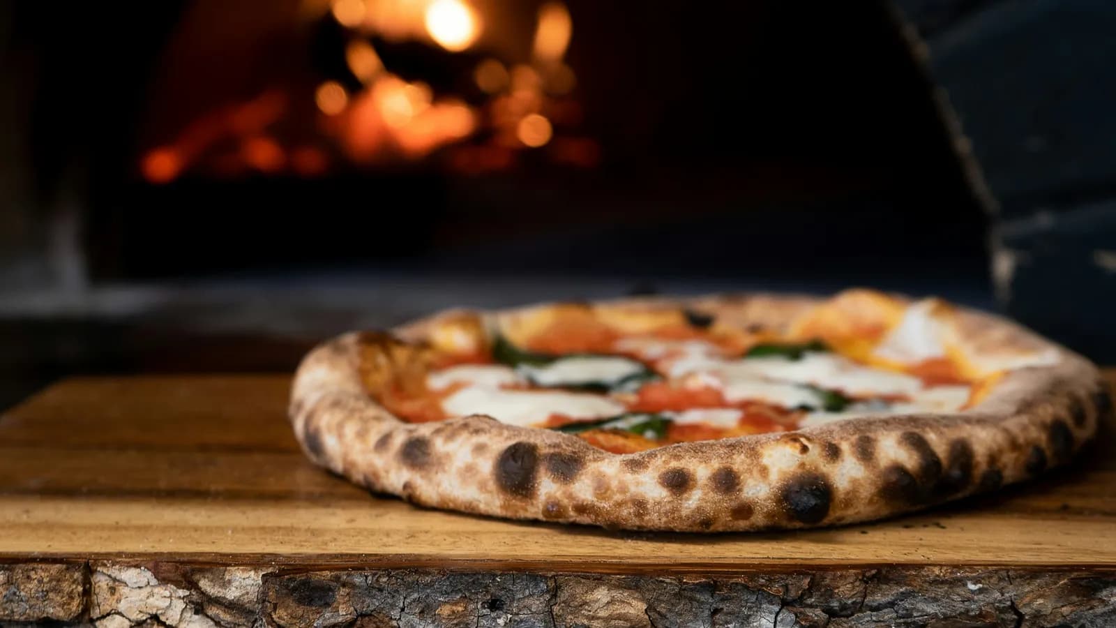 Pizza napoletana en el kamado
